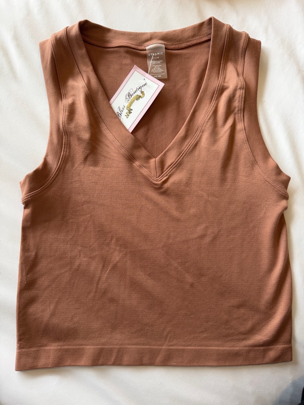 DYNAMIC Basic V-Neck Crop Tank